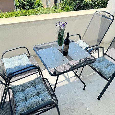 Apartments & Rooms Petra 扎达尔 外观 照片