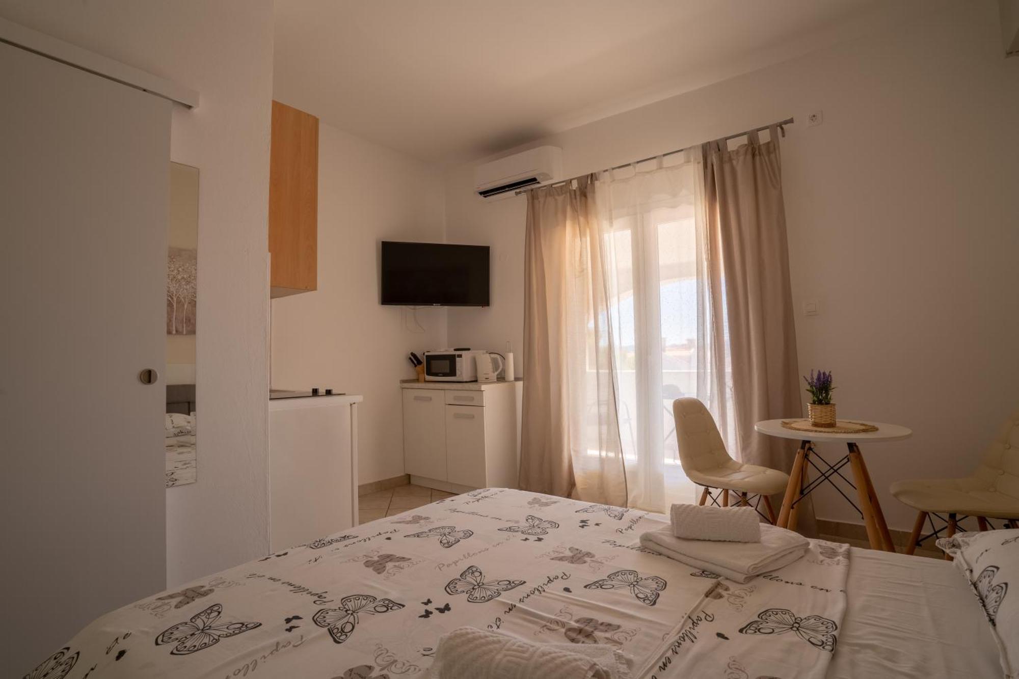 Apartments & Rooms Petra 扎达尔 外观 照片