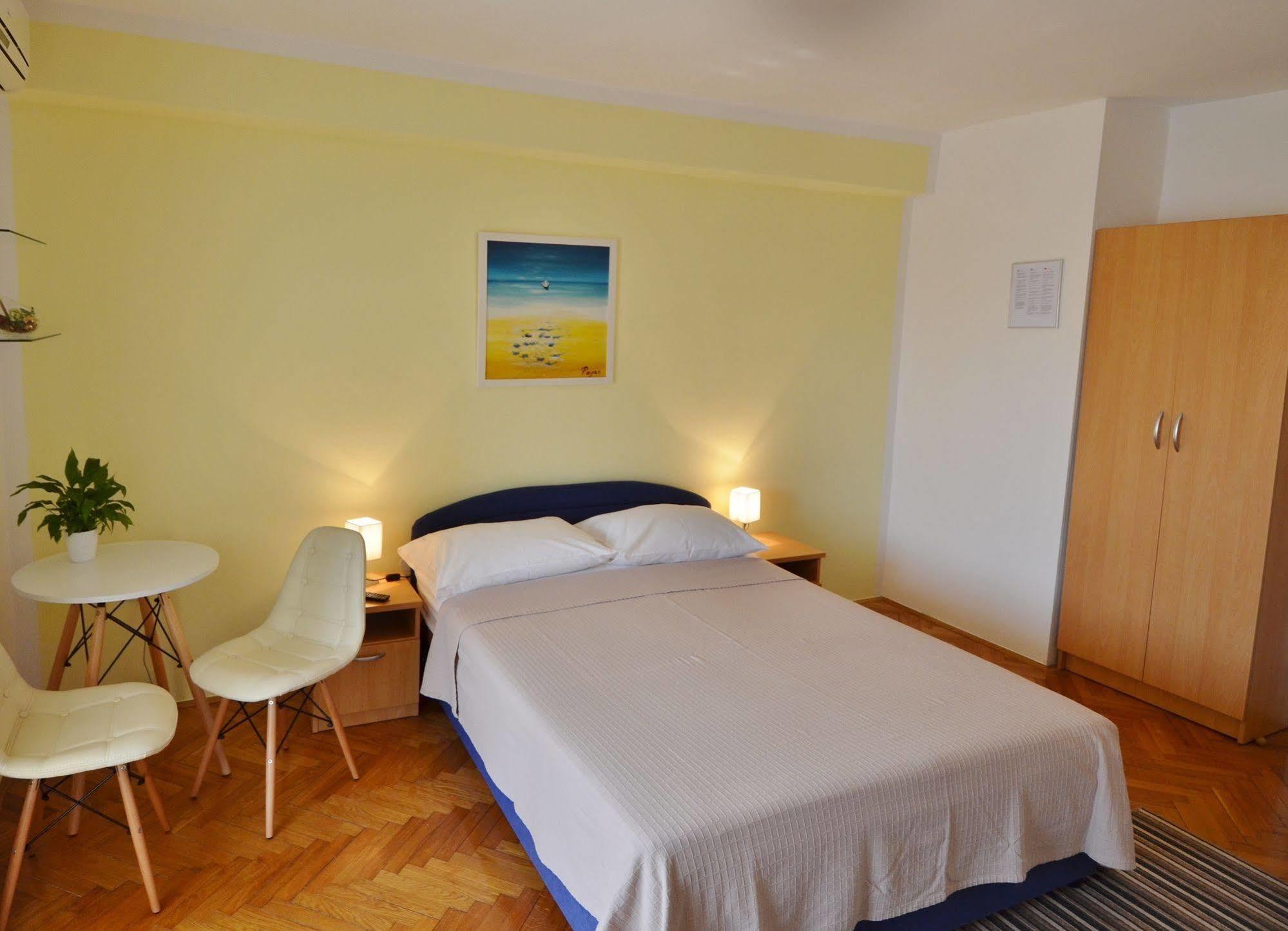 Apartments & Rooms Petra 扎达尔 外观 照片